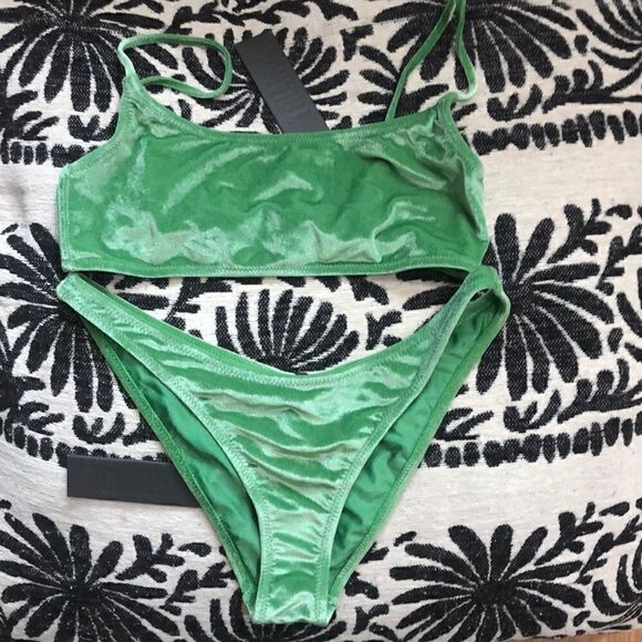 TRIANGL MICA CHEEKY TROPICAL CRUSH SET NO BAG NEW WITH TAGS - Picture 3 of 6